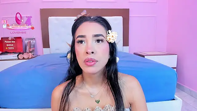 SOPHIATRISTA online show from 10-31-25, 12:17