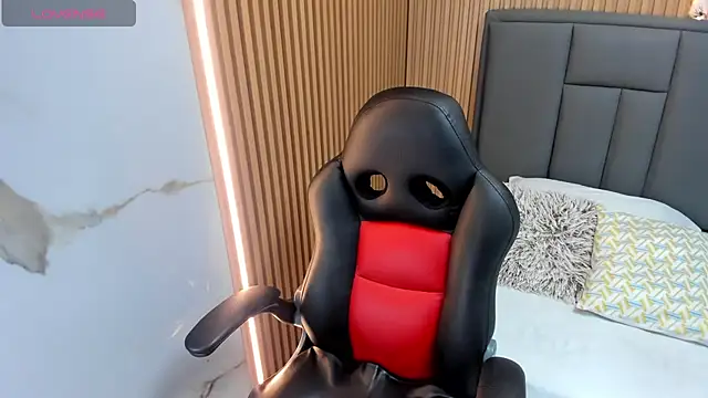 MEGANZARICK online show from 11-08-25, 03:18