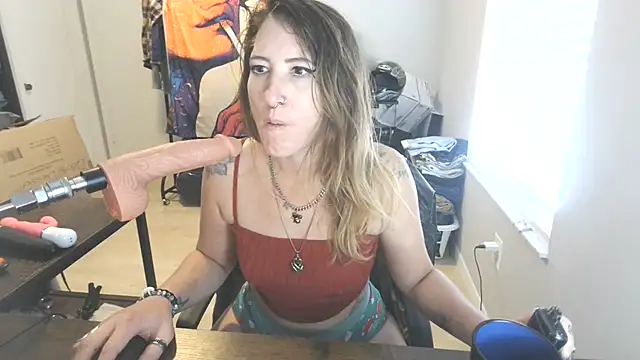 Snapshot of M3TAA chatting on 10-24-25, 09:33 M3TAA online show from 10-24-25, 09:33