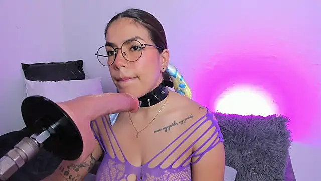 Snapshot of AngelaRicci chatting on 10-27-25, 08:02 AngelaRicci online show from 10-27-25, 08:02