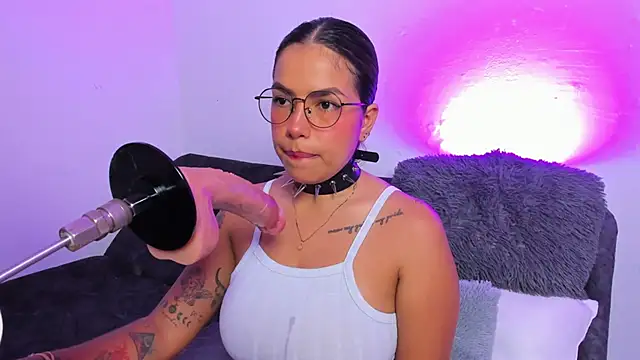 Snapshot of AngelaRicci chatting on 11-20-25, 09:03 AngelaRicci online show from 11-20-25, 09:03