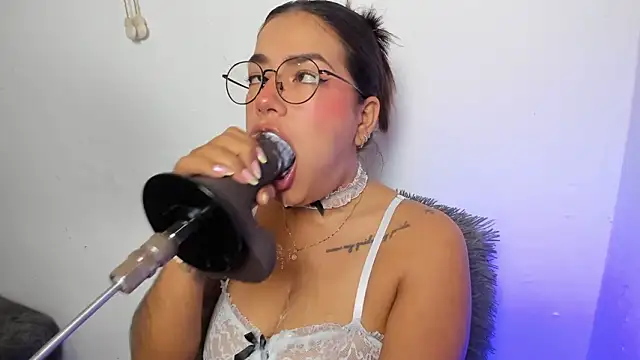 AngelaRicci online show from 03-11-26, 04:57