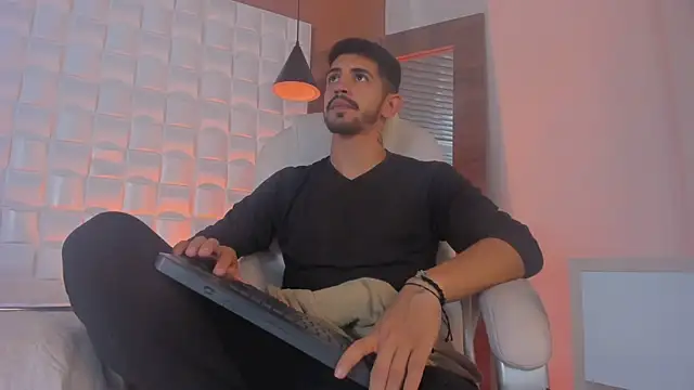 Snapshot of AlejandroStormm chatting on 10-10-25, 08:52 AlejandroStormm online show from 10-10-25, 08:52