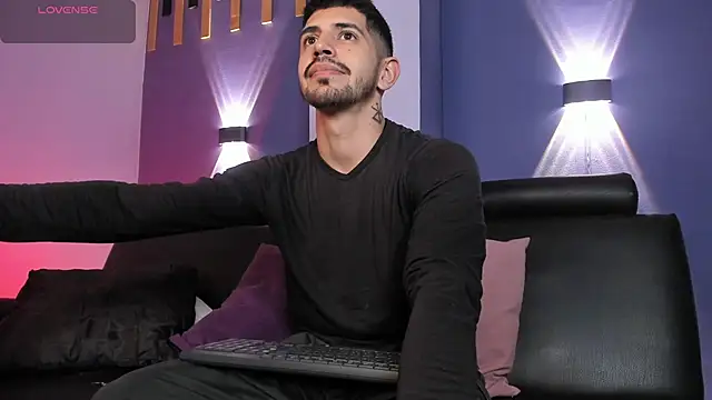 AlejandroStormm online show from 06-21-26, 07:00