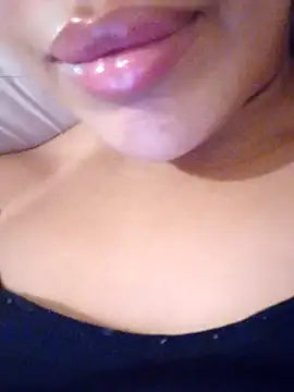 Sexlove1xo online show from 10-17-25, 09:56