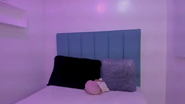 Anniie  Evans online show from 09-27-25, 02:11