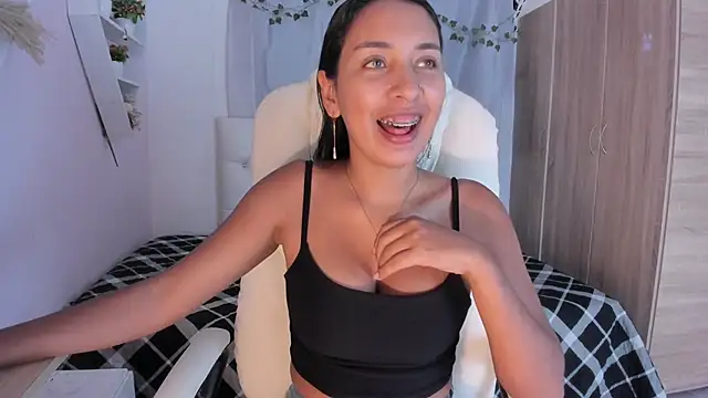 Emma lorense22 online show from 12-02-25, 07:09