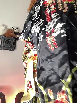 Leah yuah  online show from 03-04-25, 04:17