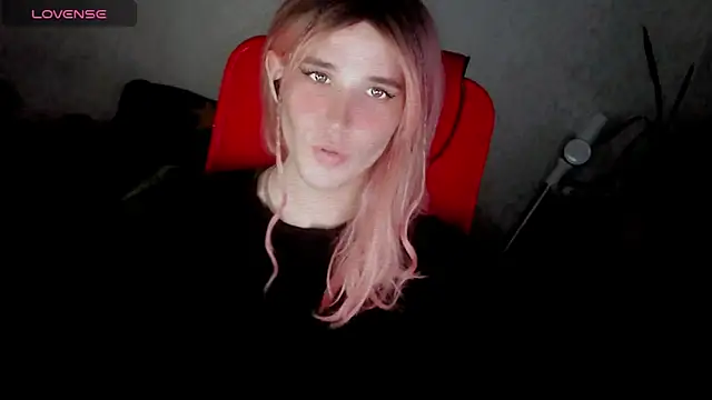 Snapshot of hellenspellman chatting on 10-12-25, 03:11 hellenspellman online show from 10-12-25, 03:11