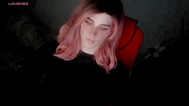 Snapshot of hellenspellman chatting on 11-17-25, 01:39 hellenspellman online show from 11-17-25, 01:39