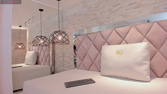 celene midnight online show from 03-14-25, 07:12