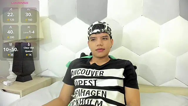 Axel Forte online show from 10-28-25, 12:52