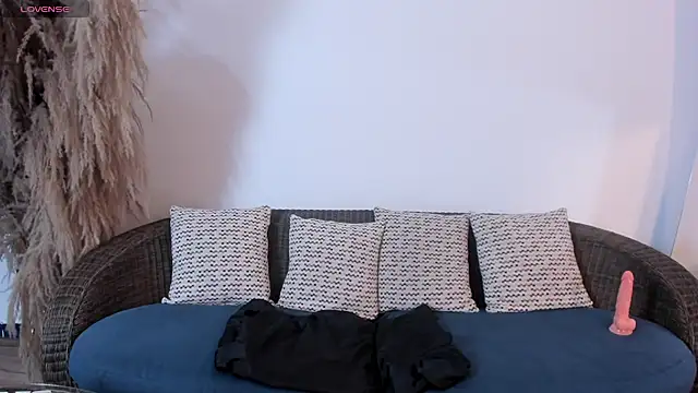 Snapshot of Ivaannaa_ chatting on 03-01-25, 11:06 Ivaannaa online show from 03-01-25, 11:06