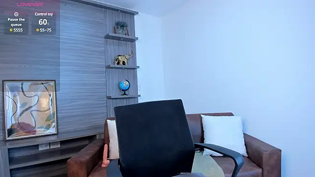 Snapshot of Ivaannaa_ chatting on 03-05-25, 11:28 Ivaannaa online show from 03-05-25, 11:28