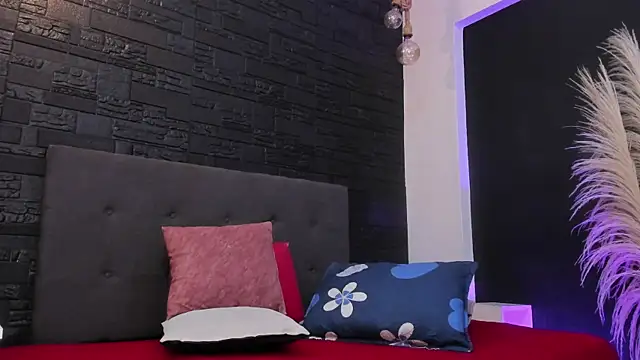 Snapshot of Maite_Smith_ chatting on 10-20-25, 12:16 Maite Smith online show from 10-20-25, 12:16