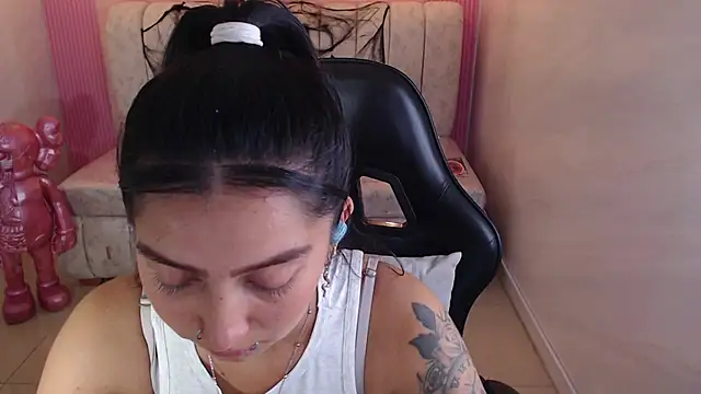 Snapshot of madhison_klain_s chatting on 10-29-25, 08:21 madhison klain s online show from 10-29-25, 08:21