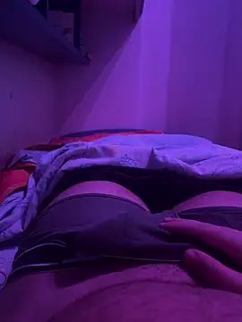 Snapshot of giuseppe18yo chatting on 10-20-25, 12:00 giuseppe18yo online show from 10-20-25, 12:00