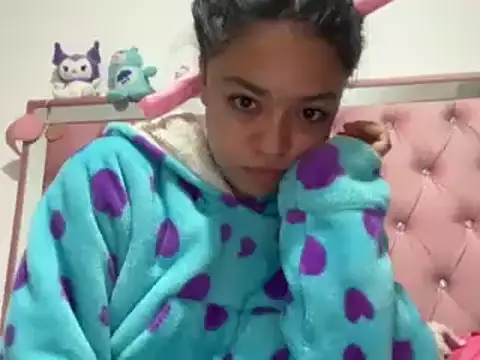 Snapshot of hellokitty__valery chatting on 02-27-25, 02:21 hellokitty valery online show from 02-27-25, 02:21