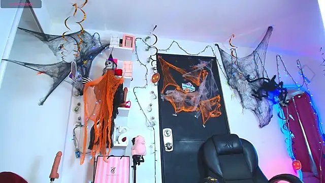 Snapshot of samantha_pagniini chatting on 10-15-25, 08:20 samantha pagniini online show from 10-15-25, 08:20