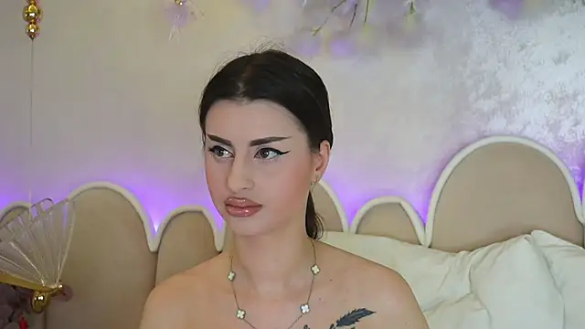 Snapshot of Alice_Voss chatting on 06-05-26, 06:42 Alice Voss online show from 06-05-26, 06:42