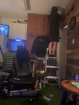 Polaroid White online show from 01-08-26, 04:42