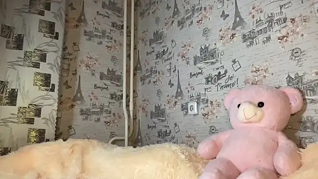 Snapshot of Just_Scarlet_ chatting on 03-22-25, 03:31 Just Scarlet online show from 03-22-25, 03:31