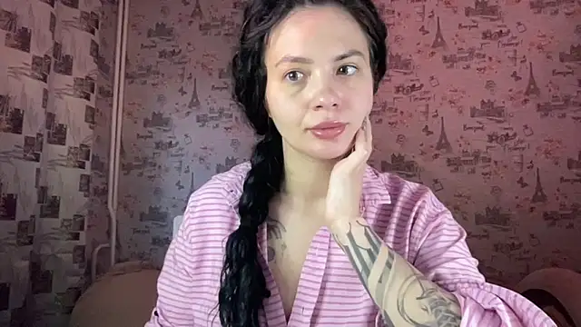 Snapshot of Just_Scarlet_ chatting on 09-29-25, 11:04 Just Scarlet online show from 09-29-25, 11:04