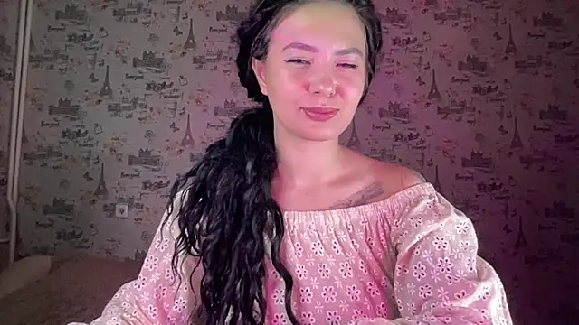 Snapshot of Just_Scarlet_ chatting on 10-04-25, 10:35 Just Scarlet online show from 10-04-25, 10:35