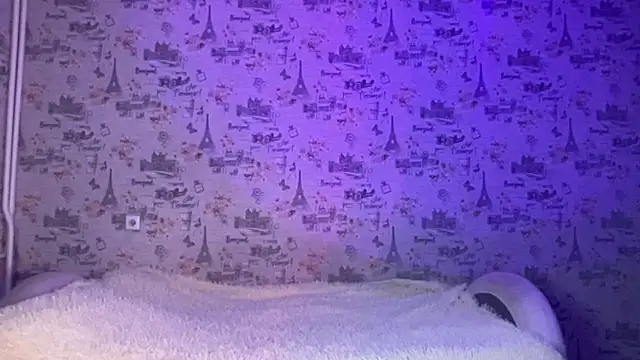 Just Scarlet  online show from 10-15-25, 10:37