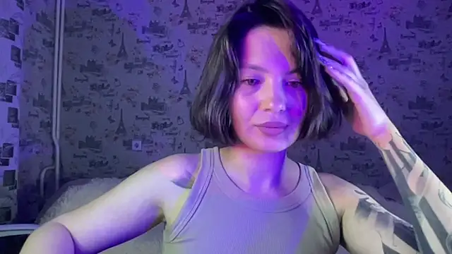 Snapshot of Just_Scarlet_ chatting on 10-17-25, 11:57 Just Scarlet online show from 10-17-25, 11:57