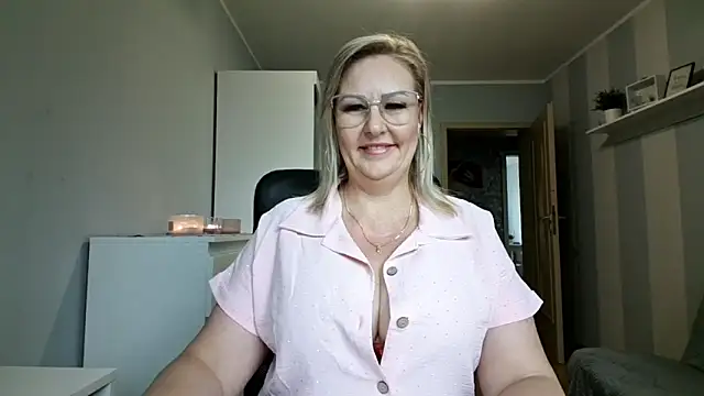 DianaLive online show from 05-18-26, 06:30