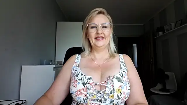 DianaLive online show from 06-30-26, 09:54