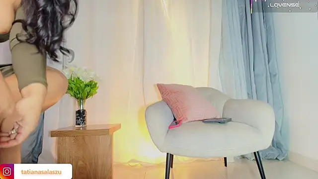 Snapshot of tatiana_10 chatting on 11-13-25, 06:12 tatiana 10 online show from 11-13-25, 06:12