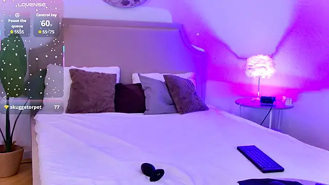 Amber Rogers online show from 12-23-25, 05:38