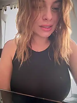 Snapshot of gynna_kimera chatting on 10-16-25, 04:41 gynna kimera online show from 10-16-25, 04:41