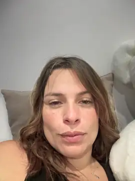 Snapshot of gynna_kimera chatting on 10-23-25, 03:17 gynna kimera online show from 10-23-25, 03:17