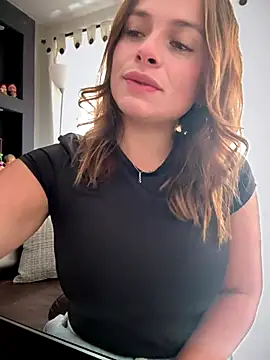 Snapshot of gynna_kimera chatting on 10-28-25, 04:31 gynna kimera online show from 10-28-25, 04:31