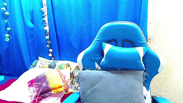 Gia leinn online show from 04-01-26, 01:52