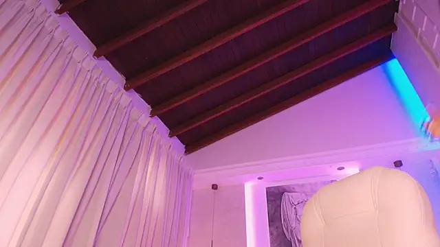 hannah thomson  online show from 03-10-25, 10:34