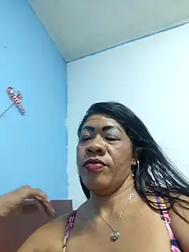 Snapshot of Tocameamor chatting on 03-06-25, 04:49 Tocameamor online show from 03-06-25, 04:49