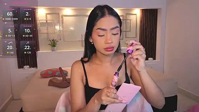 Snapshot of ChloeMoon9 chatting on 10-10-25, 12:26 ChloeMoon9 online show from 10-10-25, 12:26