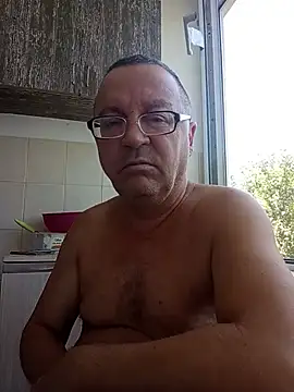 Snapshot of Vali1969 chatting on 07-31-26, 09:09 Vali1969 online show from 07-31-26, 09:09