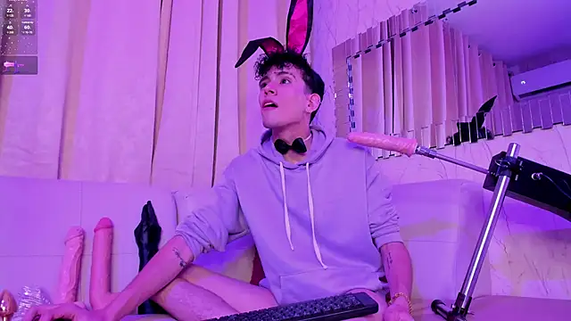 ValentinoMoreti online show from 03-10-25, 05:11