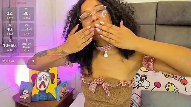 Snapshot of Layla_Clarke chatting on 10-11-25, 04:12 Layla Clarke online show from 10-11-25, 04:12