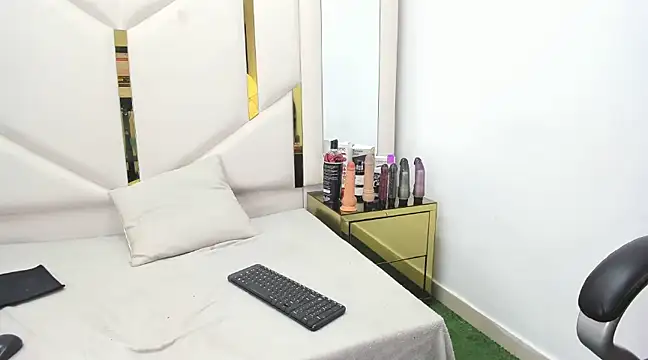 Snapshot of Kendall_6669 chatting on 02-25-25, 03:05 Kendall 6669 online show from 02-25-25, 03:05