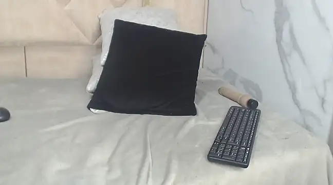 Snapshot of Kendall_6669 chatting on 03-12-25, 04:02 Kendall 6669 online show from 03-12-25, 04:02