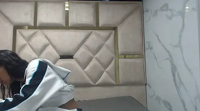 Snapshot of Kendall_6669 chatting on 03-19-25, 12:12 Kendall 6669 online show from 03-19-25, 12:12