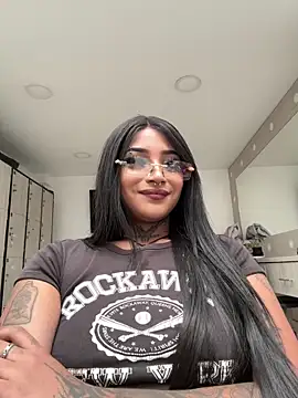 Snapshot of goth_tasha chatting on 05-05-26, 01:30 goth tasha online show from 05-05-26, 01:30