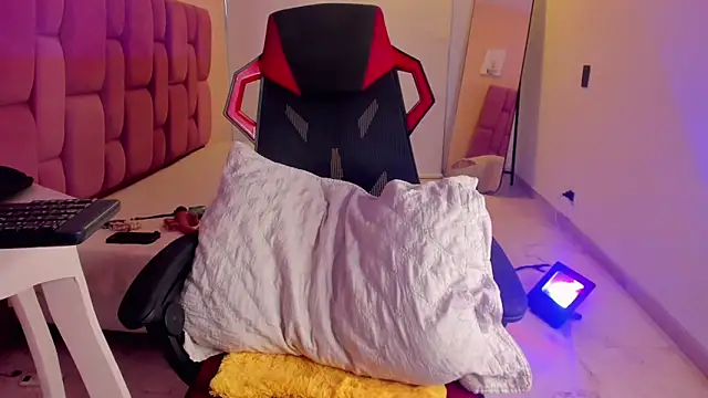 CHANELL 11INCHES online show from 12-04-25, 09:45