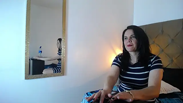 laura hotties online show from 03-21-25, 03:57